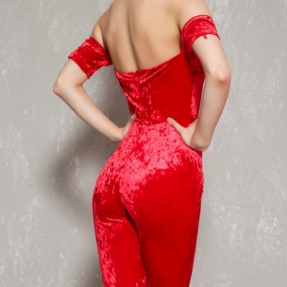 Red velvet jumpsuit - Picture 2 of 4